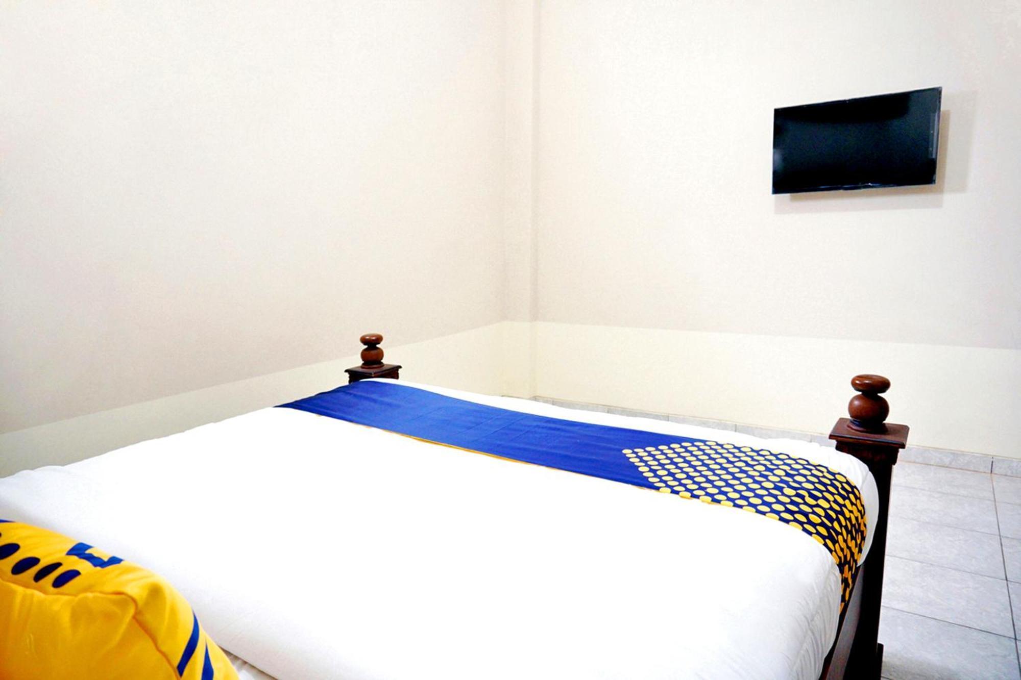 Spot On 2629 Duta Karimun Hotel Каримунджава Екстериор снимка